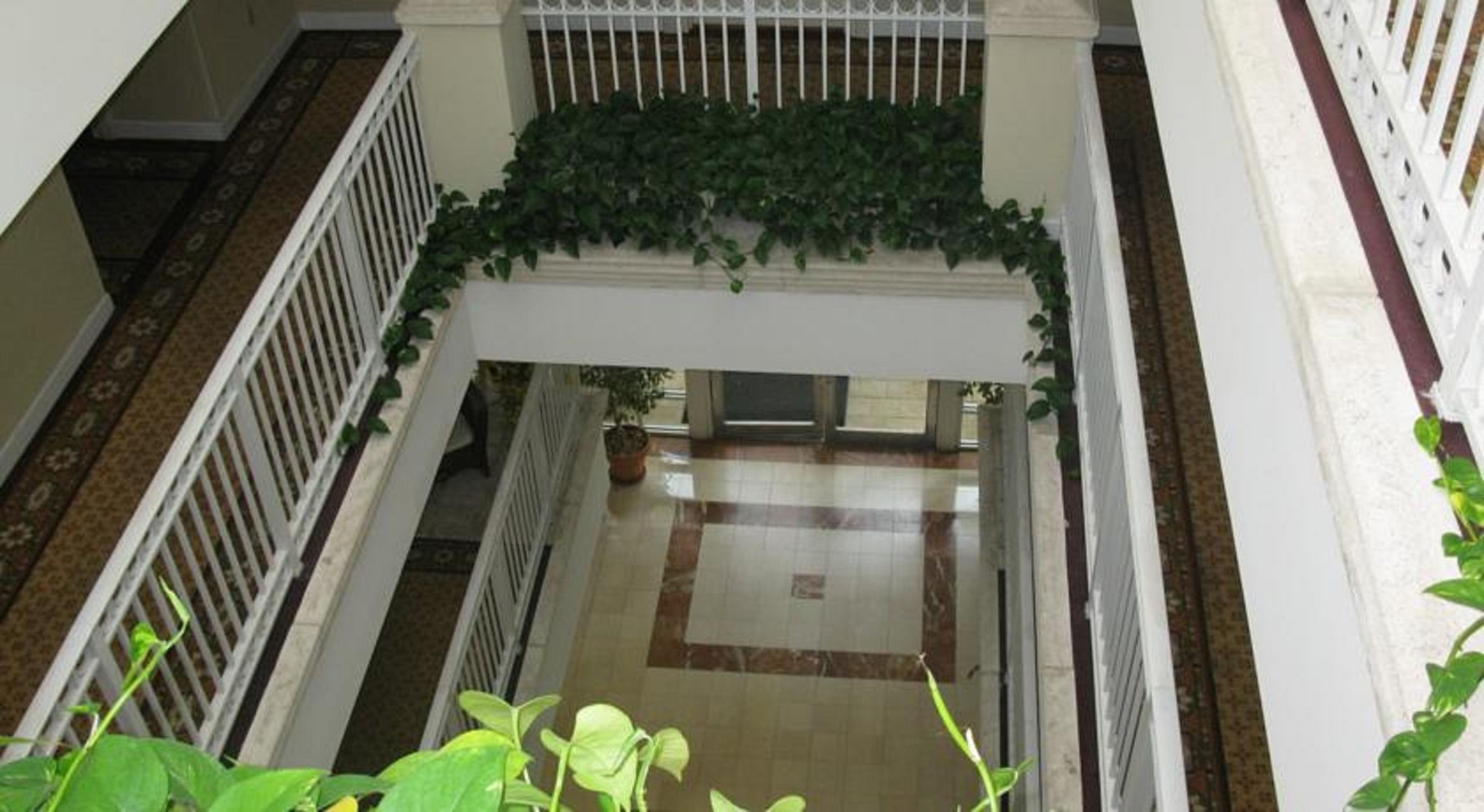 Rodeway Inn South Miami - Coral Gables Экстерьер фото